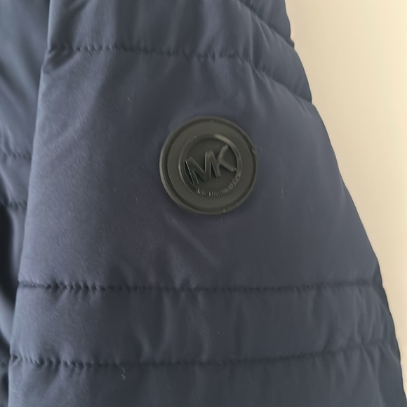 Like new Michael Kors light puffer for men - Picture 2 of 9